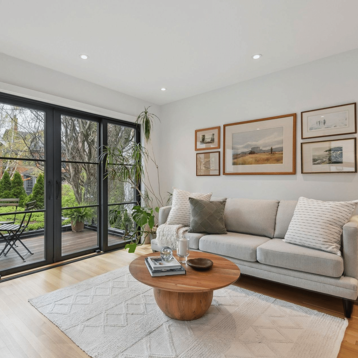 Gallery_LivingSm7