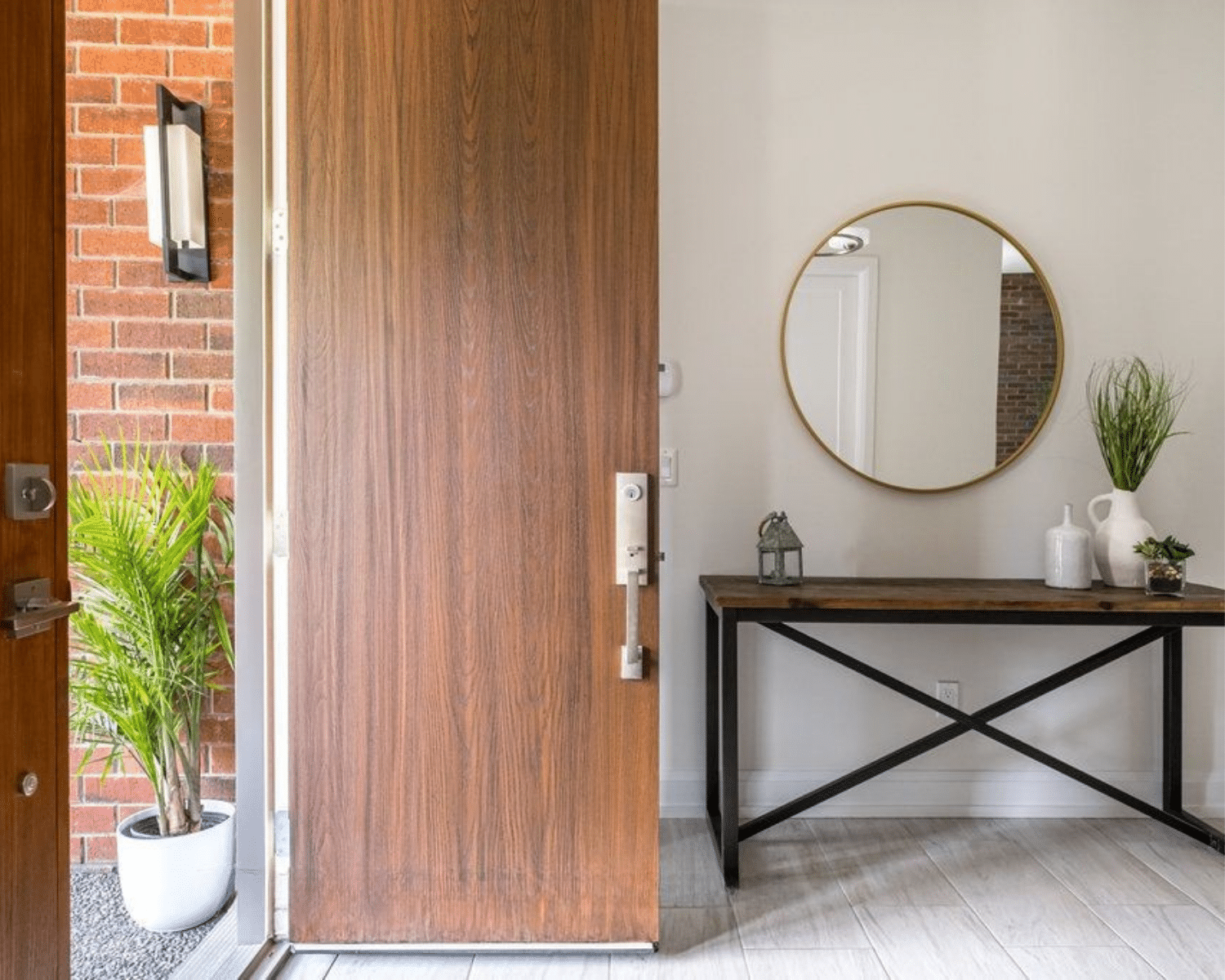Luxury home staging in the Niagara Escarpment, Hamilton