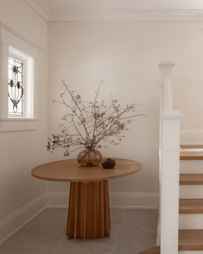 Neutral vs. Trendy Staging: Finding the Balance for Resale