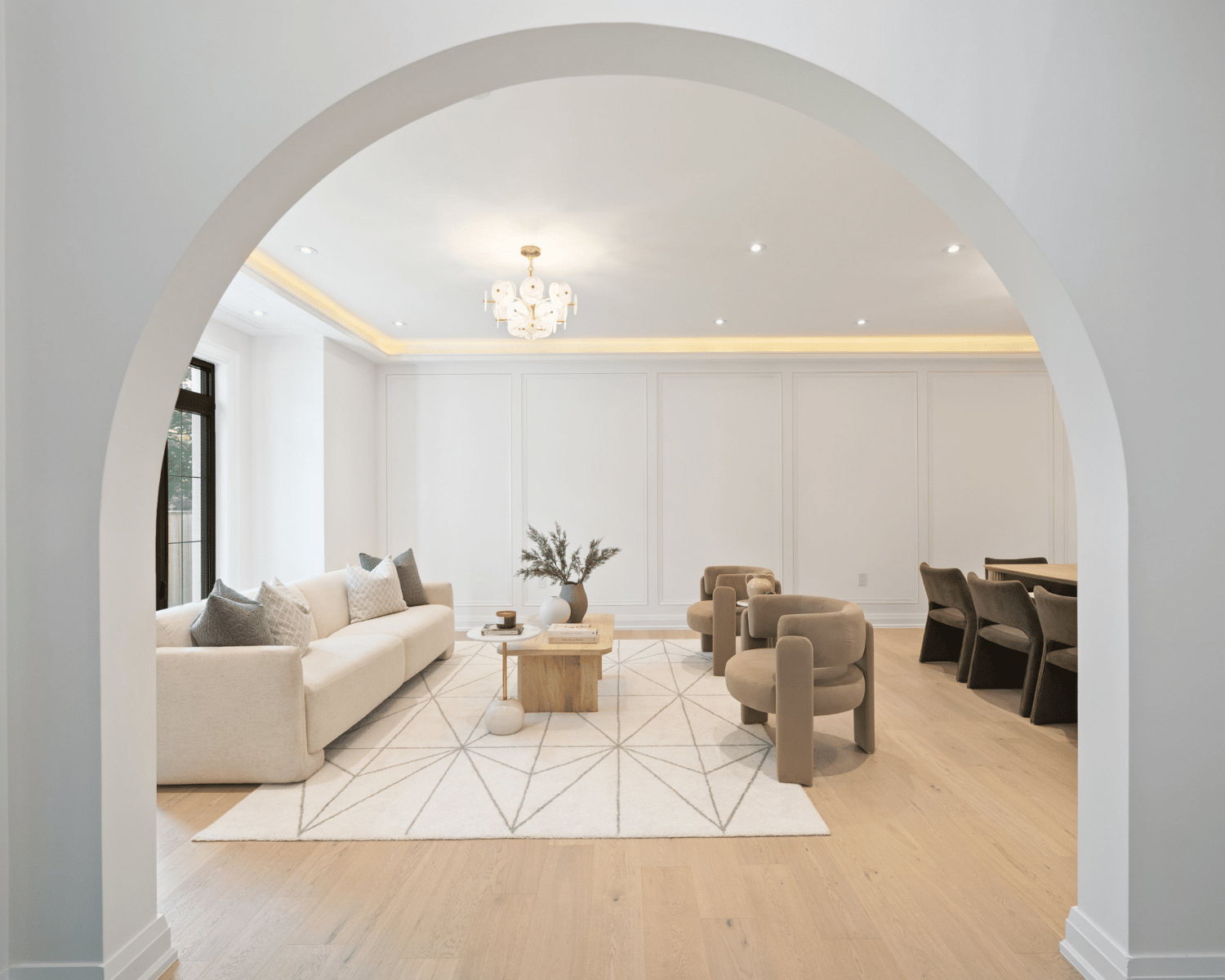 Luxury estate staging in South Oakville, Halton Region