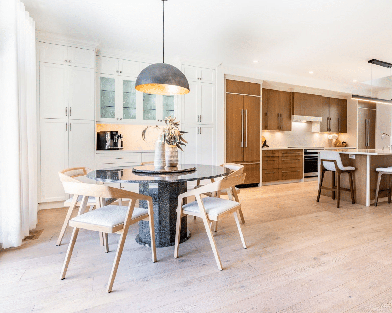 Luxury bungalow staging in Waterdown, Hamilton